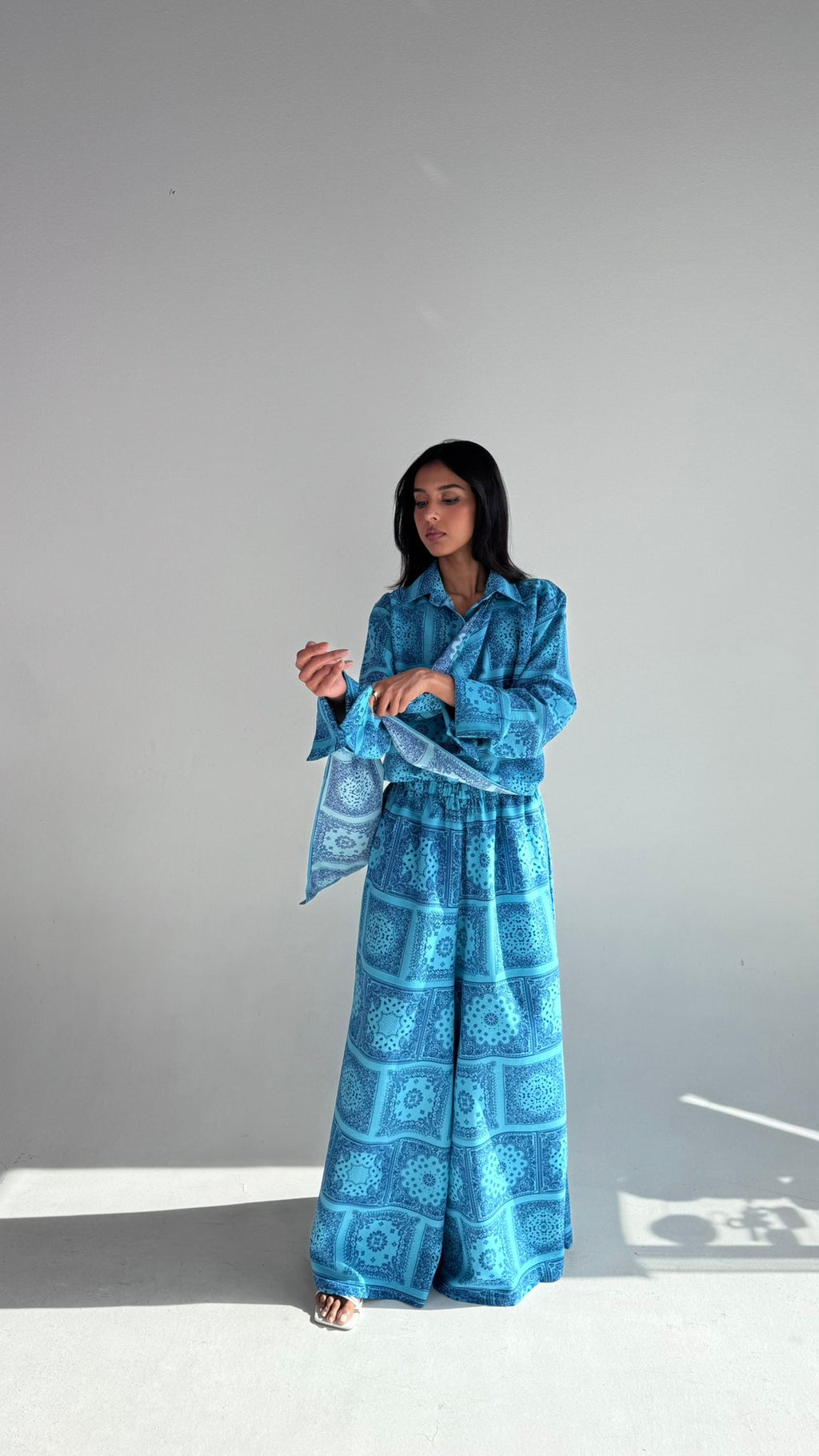 Darkamber Casual Blue Traditional
